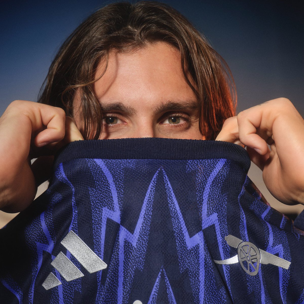 adidasfootball's tweet image. away never looked this good.πββοΈβ¨
introducing Arsenal 25/26 away jersey. available now. ππ adidas.com/arsenal