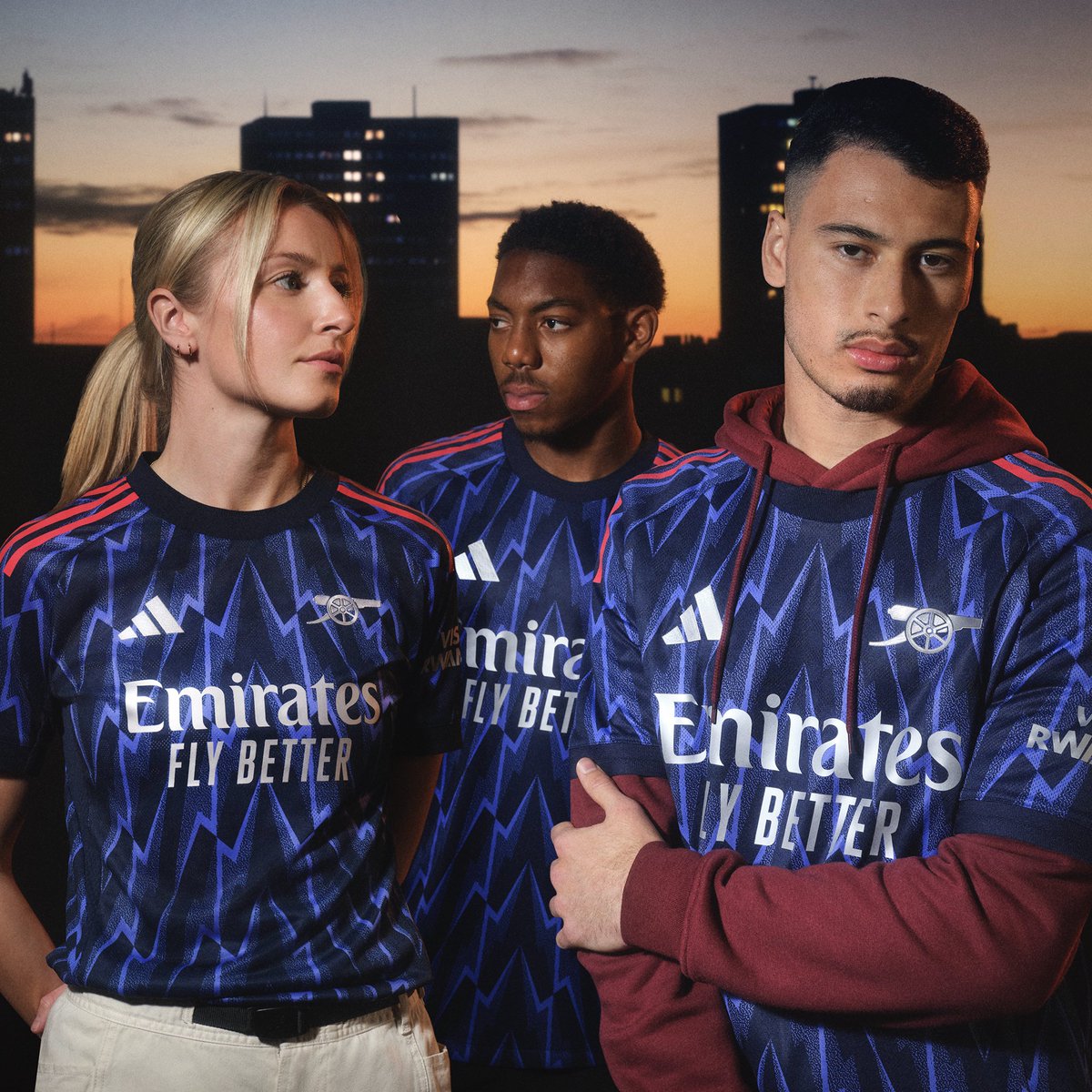 adidasfootball's tweet image. away never looked this good.πββοΈβ¨
introducing Arsenal 25/26 away jersey. available now. ππ adidas.com/arsenal