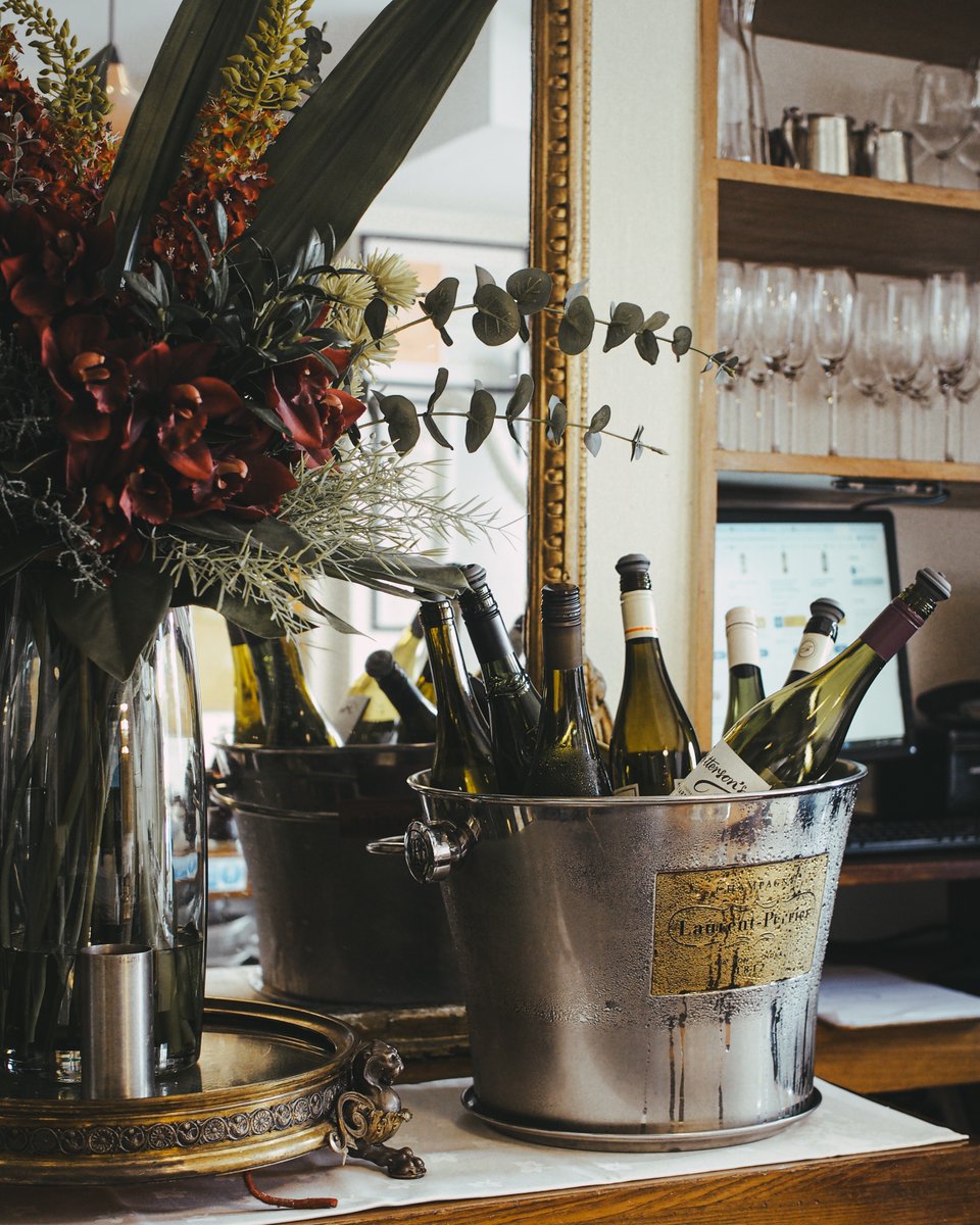 EnglishsoB's tweet image. Who’s joining us this week?
We’re open daily from 12pm for long lunches, early dinners, and everything in between. The seafood’s fresh, the drinks are chilled, and we’re ready to welcome you.
#EnglishsOfBrighton #SeafoodInTheLanes
