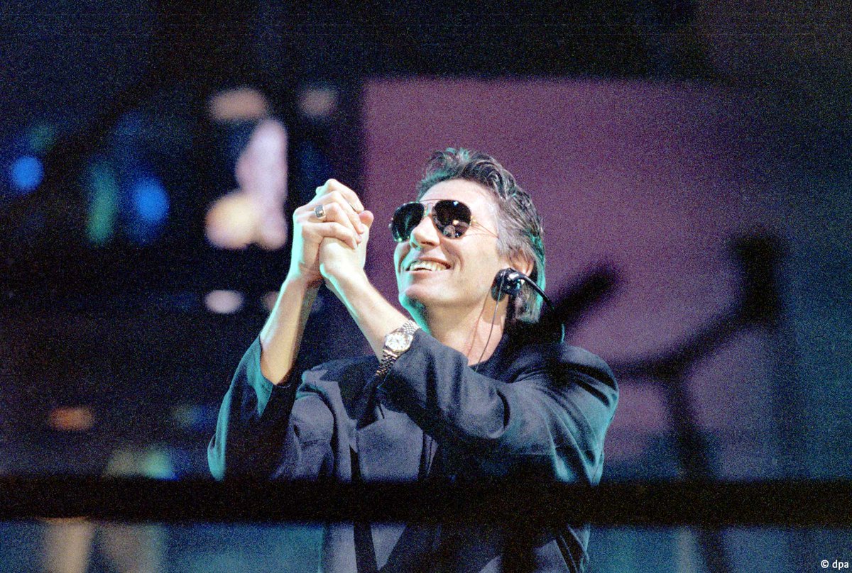 GermanEmbassy's tweet image. 35 years ago today, British rock legend Roger Waters and guest artists, including The Scorpions, Sinéad O'Connor & more, performed 'The Wall - Live in Berlin'.
The show was staged on former death strip terrain close to Potsdamer Platz and attracted more than 300,000 spectators.
