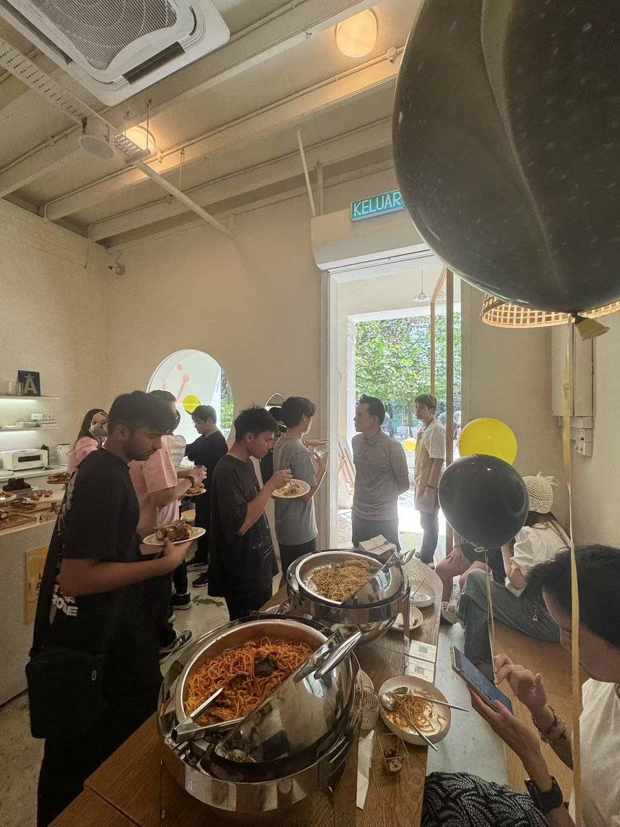 Audiera_web3's tweet image. 🇲🇾 Kuala Lumpur, you were amazing!
Audiera joined the #BNBBrunchKL with builders, believers, and brunch lovers . From Layer 1 insights to good food and great vibes, this was more than just brunch — it was #BNB Chain in motion.
As a proud @BNBCHAIN builder, we’re scaling with…