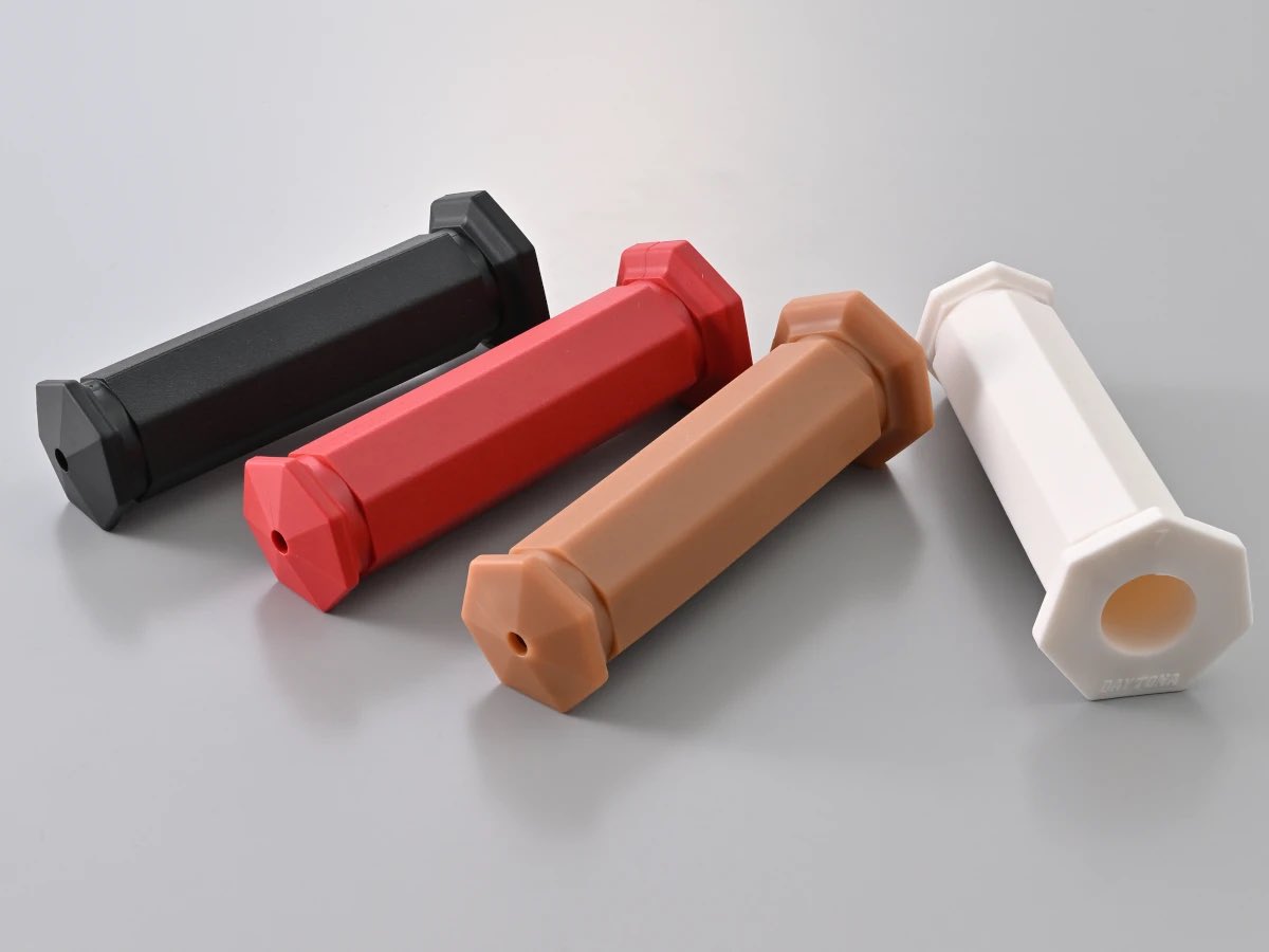 motospo_'s tweet image. 【新製品】デイトナより70’sビンテージ風「GRIPPY GRIP GG-D-SEVEN」が登場! 貫通・非貫通式を用意
news.webike.net/parts-gears/47…
デイトナより、70年代ビンテージモーターサイクルのグリップを現代風にアレンジした「GRIPPY GRIP GG-D-SEVEN」が登場!…