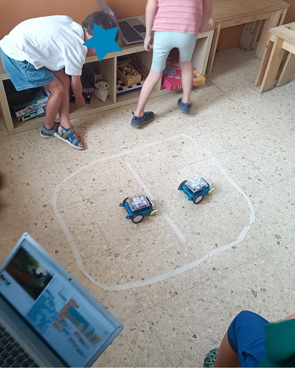Tercera setmana del nostre #casal d'estiu tecnològic! 🌞 🤖 🏖️ 
#steam #programació #videojocs #tinkering #robòtica