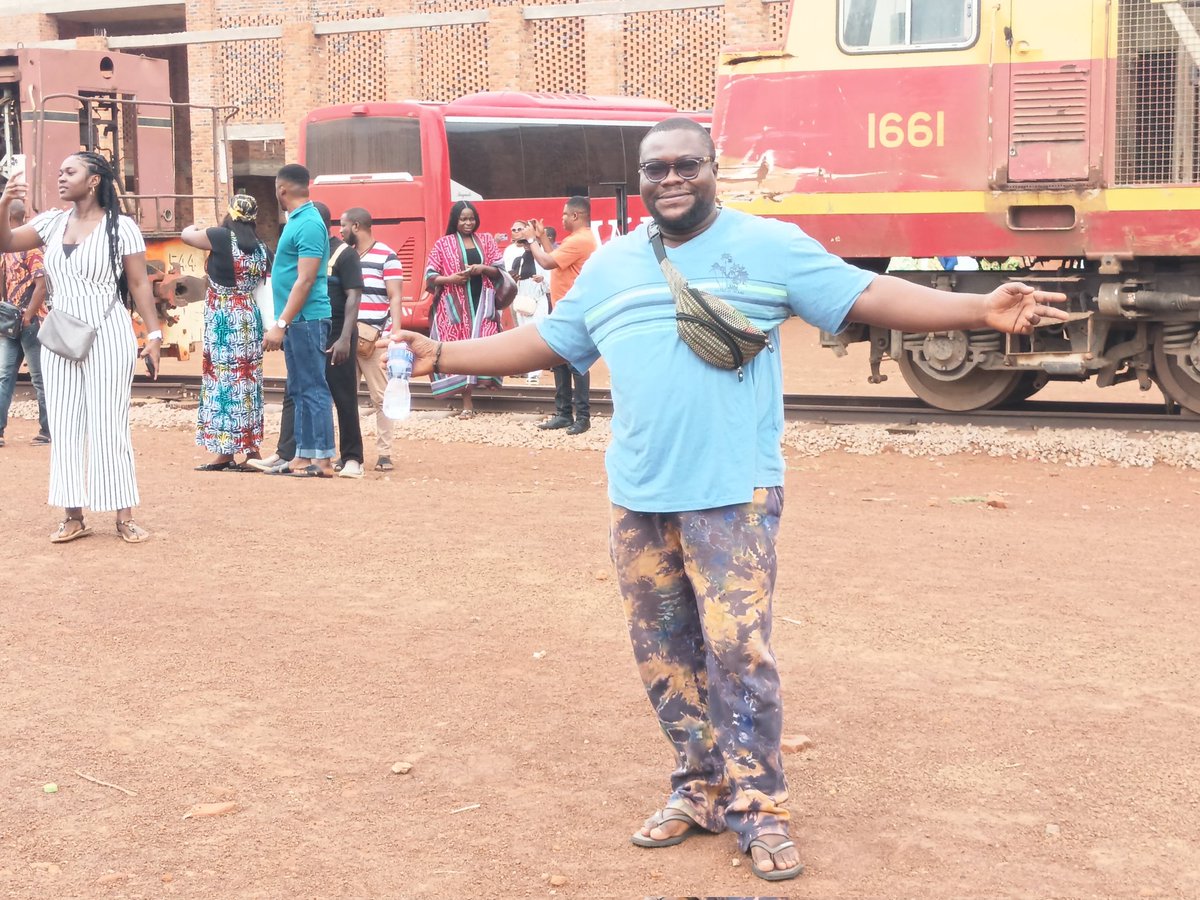 MystiqMike's tweet image. Ibrahim Mahama&apos;s Red Clay studio is a welcome addition to Tamale and Ghana&apos;s touristic offerings. You should be here to understand the profoundness of what the artist has executed
#blakkpeppertours #blakkpeppertins #tamale #redclay #RedClayStudio #ibrahimmahama 
@blakkpeppernews