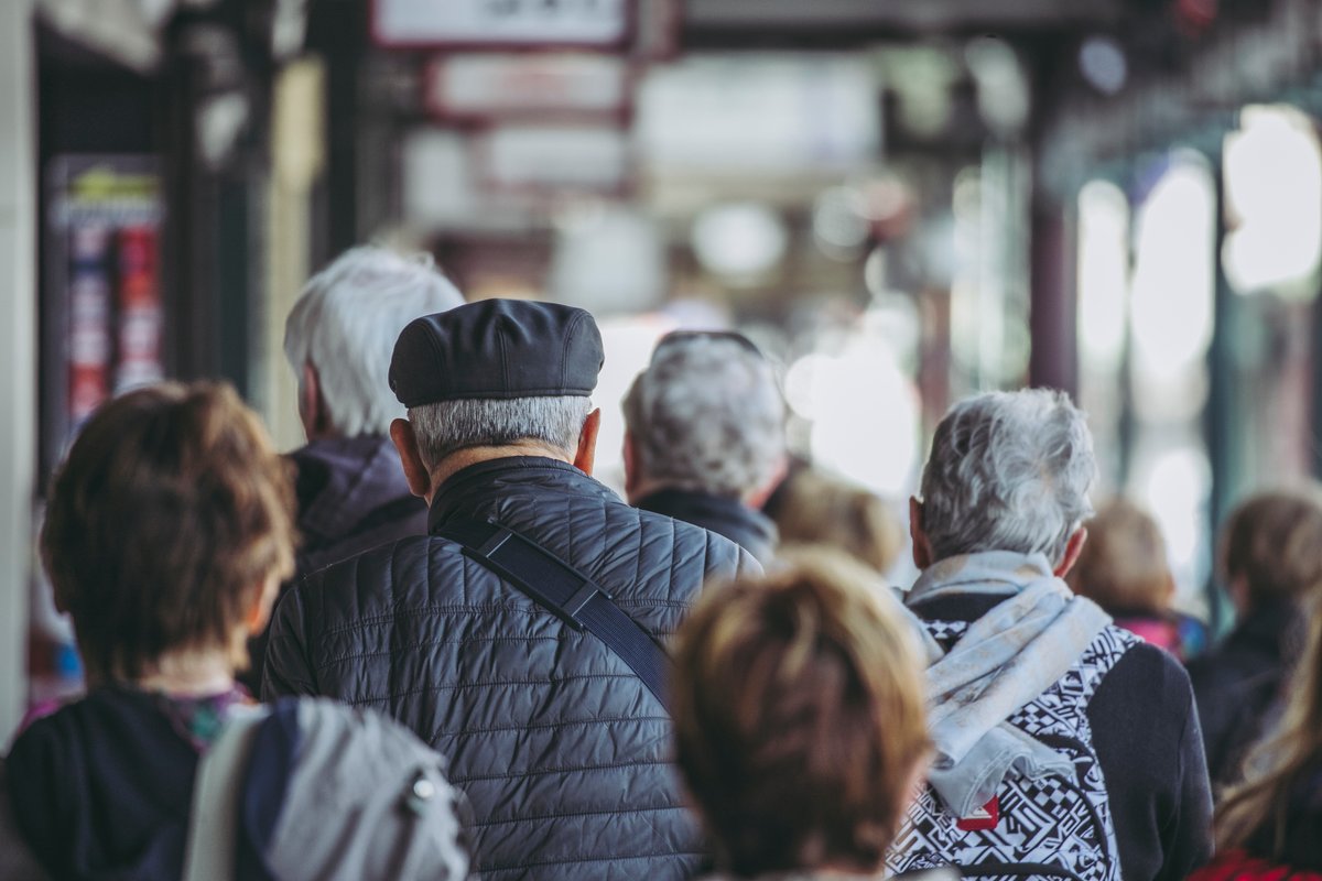 UNECE's tweet image. 1 in 4 people in Europe & N.America will be 65 or older by 2050.
The only dedicated @UN permanent intergovt body, @UNECE Standing Working Group on Ageing supports countries to adapt to #population #ageing with policy guidance & tailored recommendations▶️ bit.ly/44Utaa6