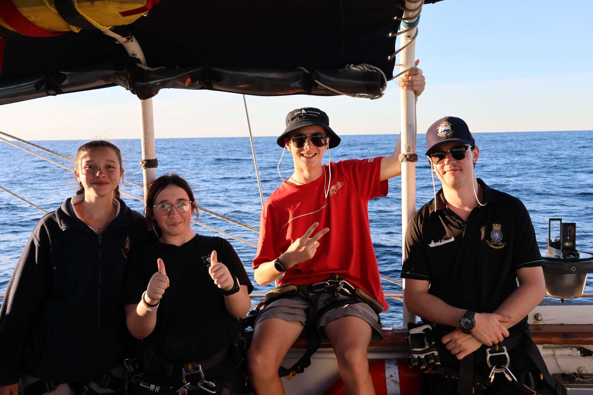 YoungEndeavour1's tweet image. ⚓Captain's Log V12/25 - Day 08
"During the watch we were challenged to execute a “Bearex”; this involved a list of objectives to achieve over the 4-hour watch period..."
💻Full log on website