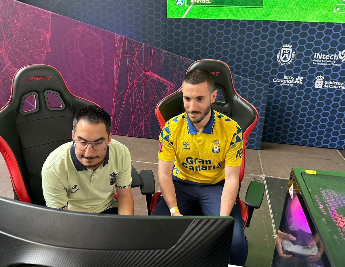 UDLP_Fundacion's tweet image. 📸 ¡Algunas imágenes del finde que pasaron nuestros chicos disfrutanfo del Derbi Canario de eSports #DiSAFÍO! 😍👏🏼
#SeremosMásUnión #LaUnionHaceLasPalmas