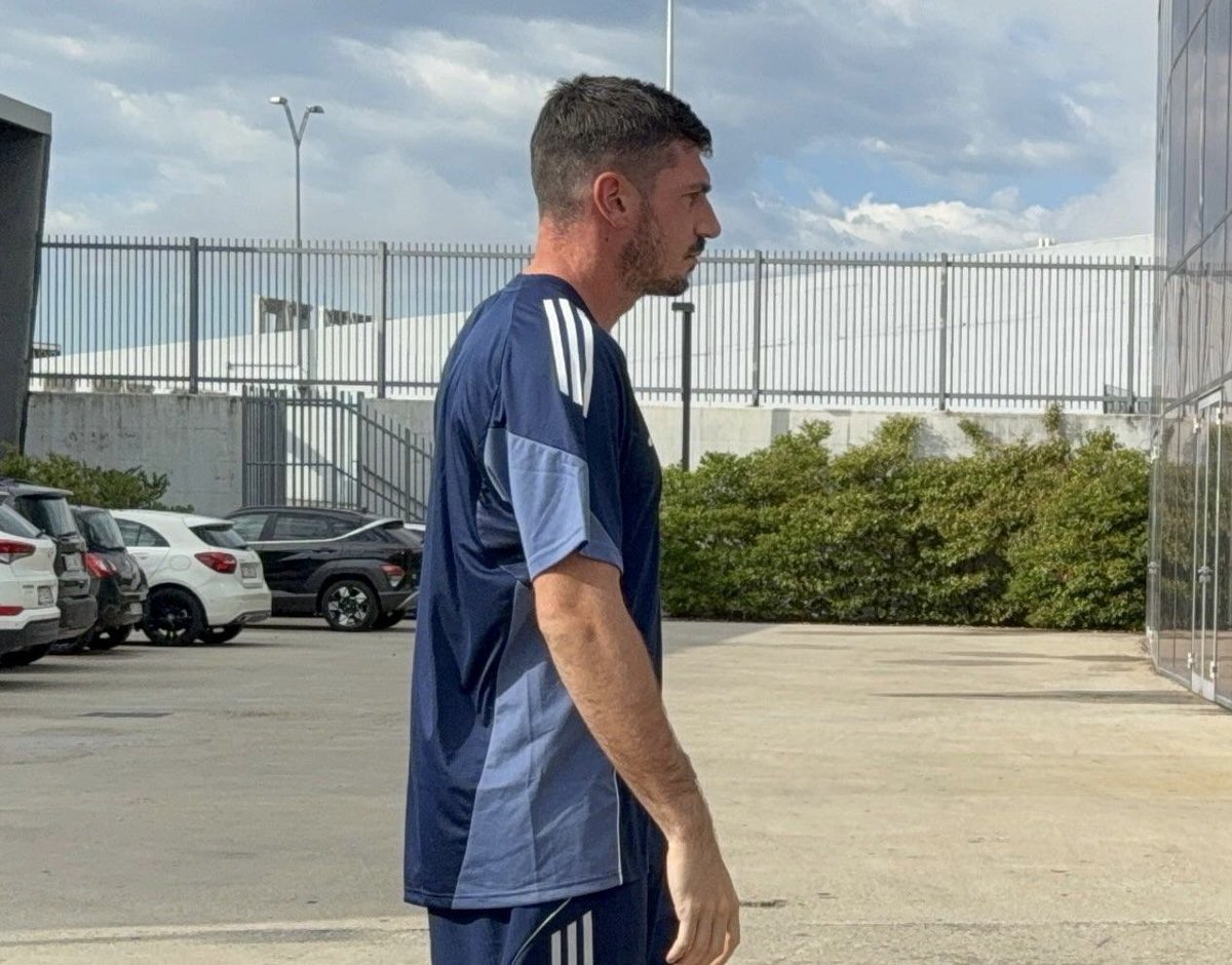 francGuerrieri's tweet photo. Visite mediche in corso di #Scuffet con il #Pisa 🩺⚫️🔵
#calciomercato https://t.co/sN9GoPjgl6