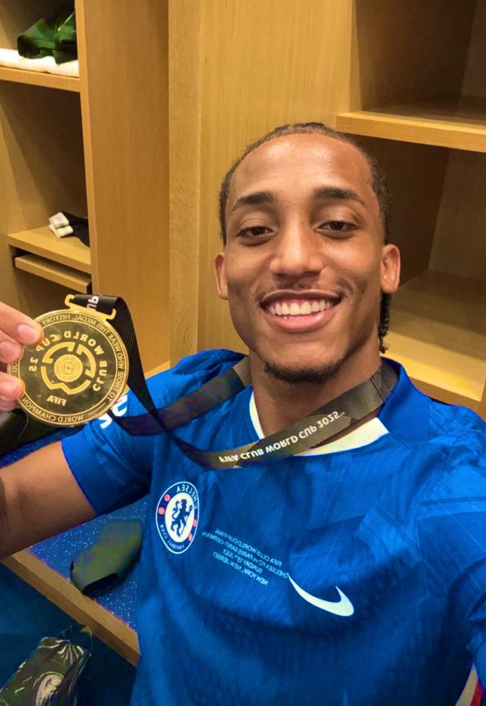 princeoftalkk's tweet image. Good morning to everyone whose players have this medal. The rest of you can go ask your coach✌️✌️✌️✌️