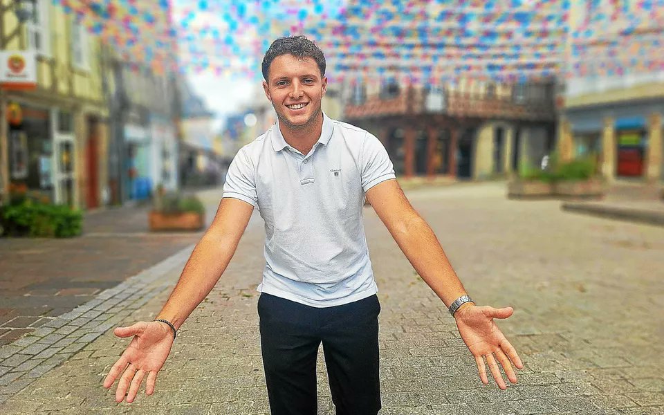 « Quand ils m’ont appelé, j’ai cru à une blague » : le Pontivyen Yann Leclerc futur chroniqueur immobilier à la télévision 
letelegramme.fr/morbihan/ponti…