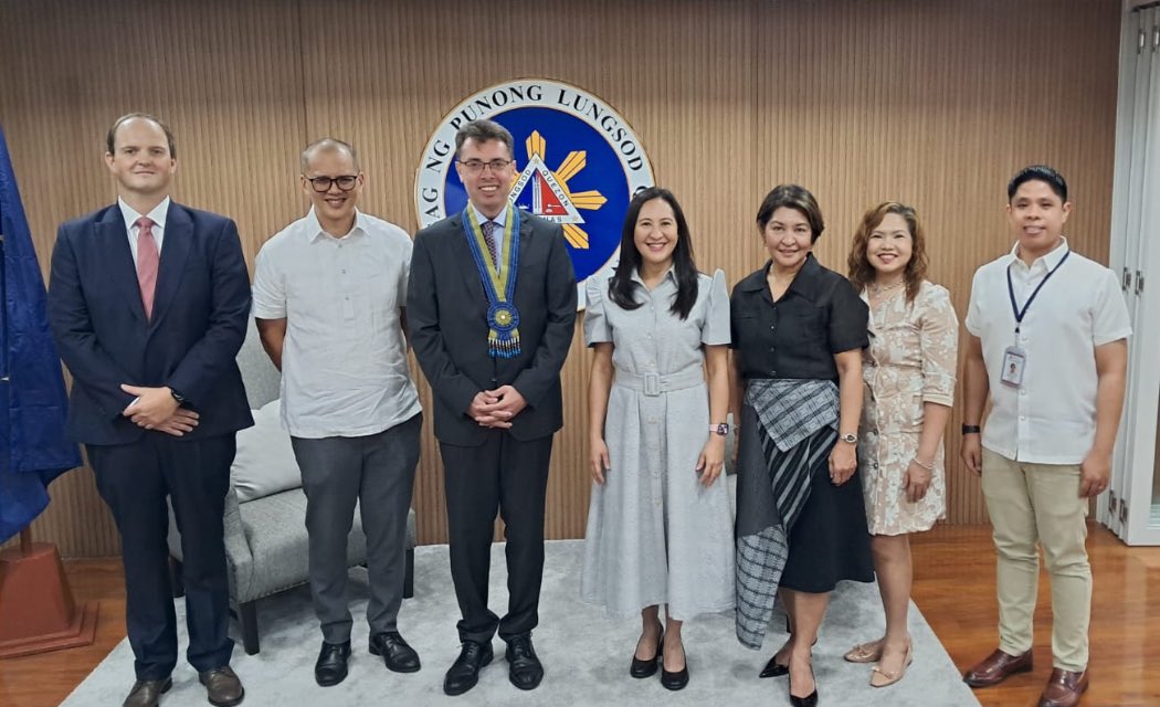 EUAmbPH's tweet image. Great meeting with @QCMayorJoy Joy Belmonte. We discussed shared priorities including climate action, gender and inclusivity, justice and good governance, and fostering a business-friendly environment that champions socially and environmentally sustainable local enterprises๐ช๐บ๐ต๐ญ๐