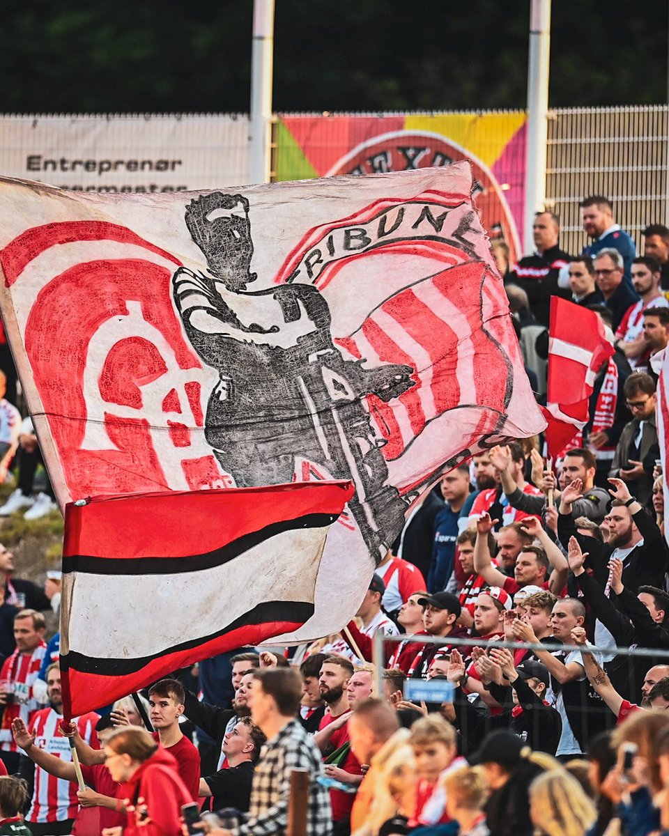 aabsportdk's tweet image. Faninfo: Lørdagskamp mod Hillerød i Helsingør 🔴⚪️🔴
Sæsonens anden kamp venter på udebane mod Hillerød Fodbold Elite. Bemærk at kampen spilles på Helsingør Stadion. Find al relevant info som medrejsende AaB-fan lige her: aabsport.dk/nyheder/2025/j…
#SammenOmAaB #AaB #SuperAaB