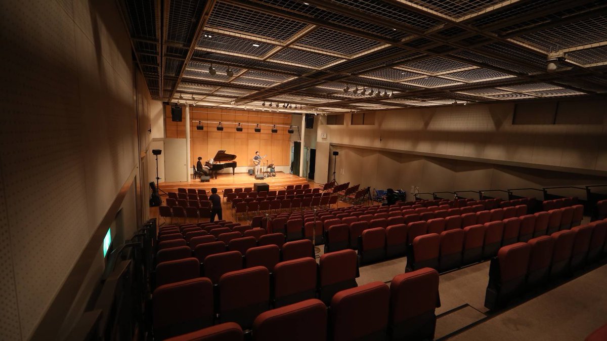 dhra_'s tweet image. 整いました！
「猪原純ホールワンマン with d&amp;amp;b Soundscape180°+」
もちろんバッチリ仕上がってますので、お越しの方はお楽しみに！！
1曲目、2番に入った時点でスピーカーは消えてしまいます😬
#ライブイマーシブ
#dbSoundscape