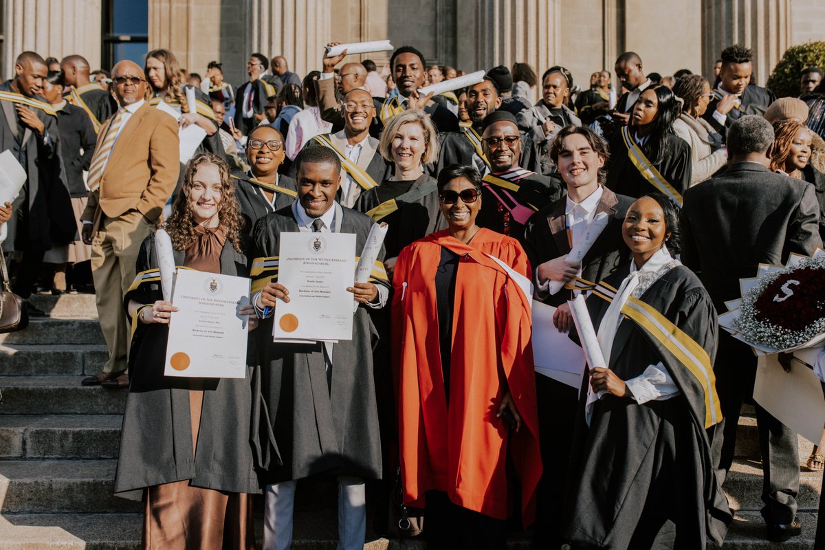 WitsUniversity's tweet image. 🎓 Congratulations to our Wits graduates!
To all our graduates, we are incredibly proud of your hard work, resilience and dedication. You have earned your place among generations of Witsies who continue to shape the world. 🎓🏛️
As you step into the next chapter, we know you…