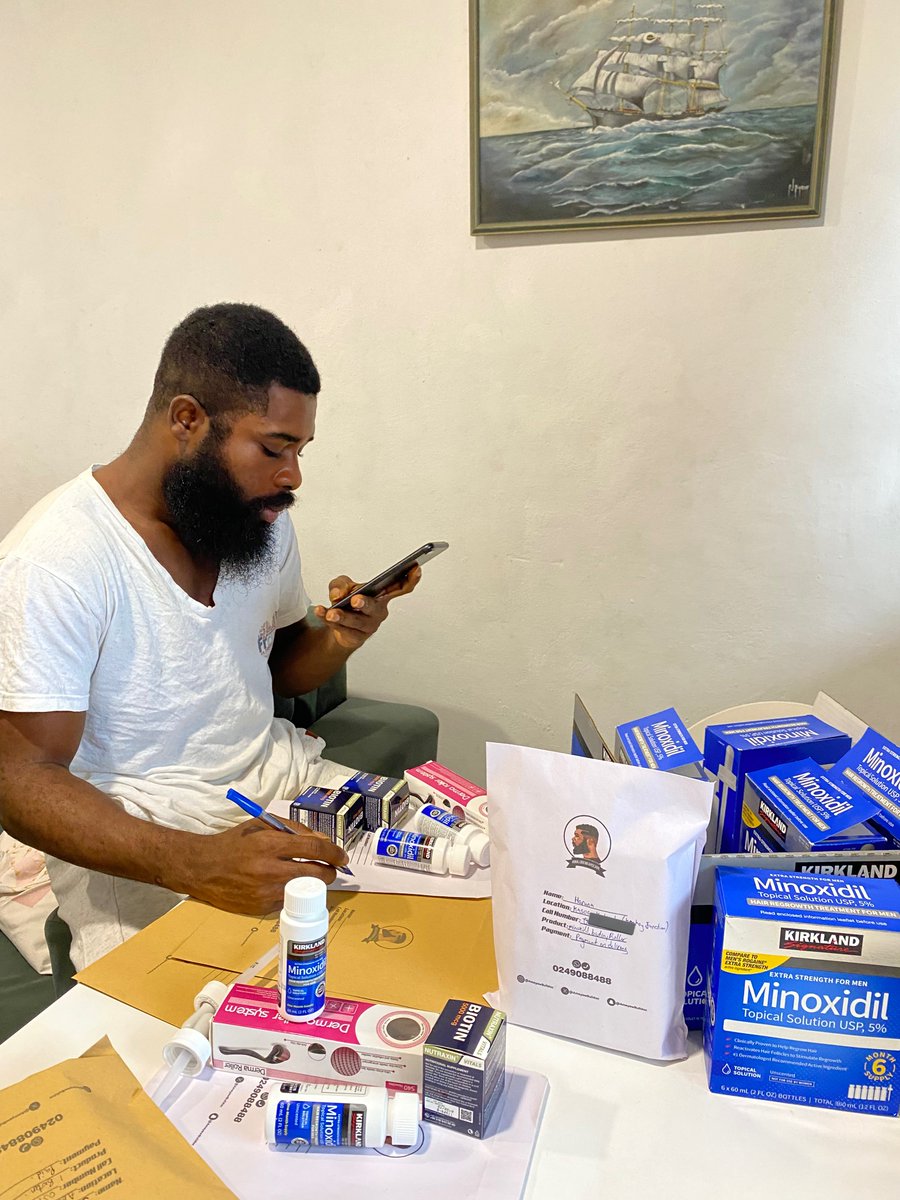 AmeyawBulldoc's tweet image. Helping guys fix their hairlines and grow full beard;
• Minoxidil + Rollers + Nutraxin Biotin
☎️0249088488