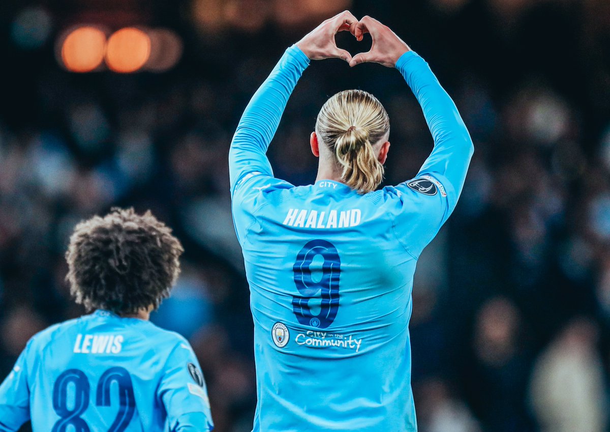ManCity's tweet image. Happy Birthday to our number nine, @ErlingHaaland! π₯³π©΅