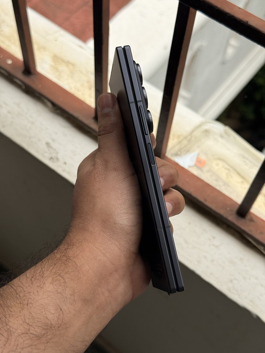 saisujith94's tweet image. It's Sammy Day 🔥🔥
@SamsungMobile @SamsungIndia @heyitsyogesh
#Galaxy #Fold7 #Samsung