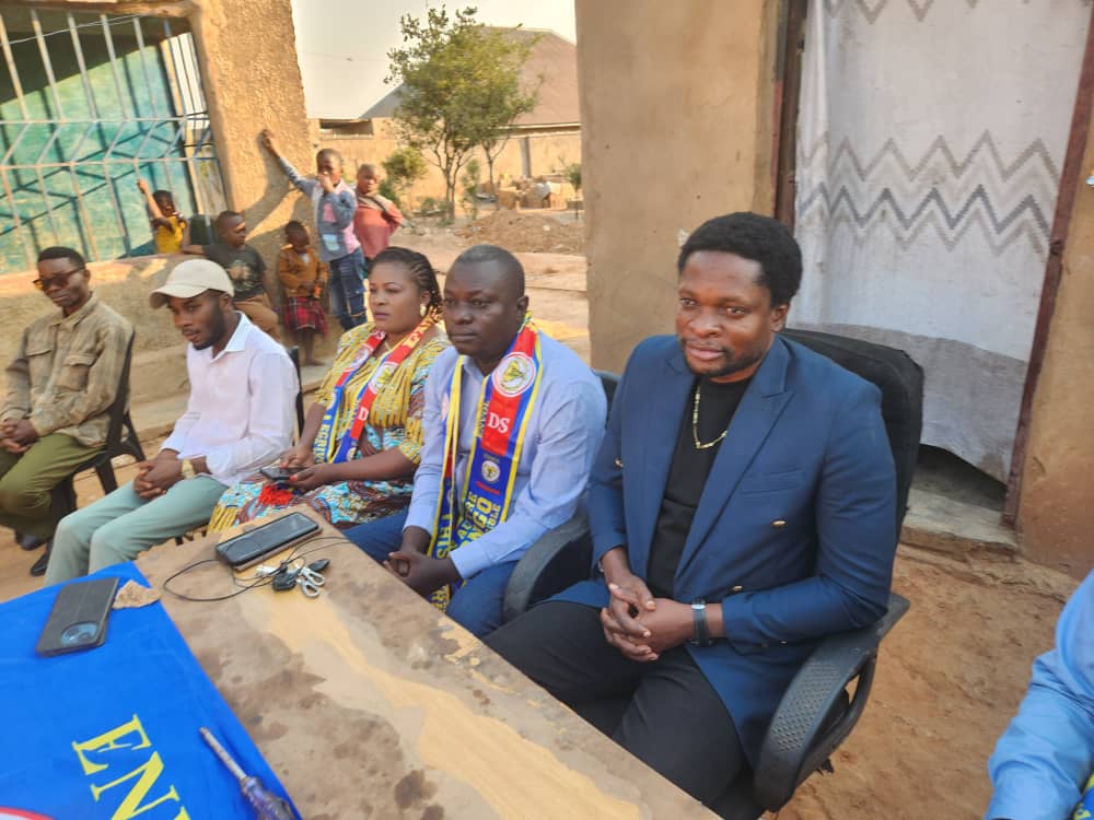 KONDETUTI1's tweet image. #Redynamisation
#ENVOL_RD_Congo
#LUALABA

Lualaba a vibré aux rythmes de la refondation du Congo 🇨🇩 . Bravo cher Coordo Tshibamb Maren Rams, L&apos;homme du terrain.

&quot;L&apos;heure est à l&apos;implantation et redynamisation &quot;

#RefondationDuCongo 

@DSESANGA @Envol_Rd_Congo