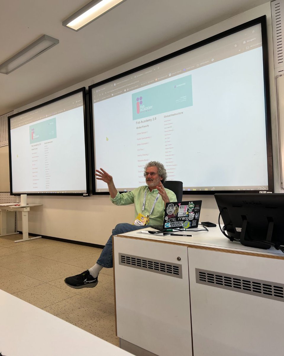 FabLabLeon's tweet image. ¡Volvimos de #FAB25 🇨🇿 con nuevas ideas!
Reencuentros, networking, workshops, charlas y la graduación de #FabAcademy y #Fabricademy.
¡Gracias a todos los que compartieron esta increíble experiencia!
#FabLabLeón #STEAM #MakerMovement #DigitalFabrication