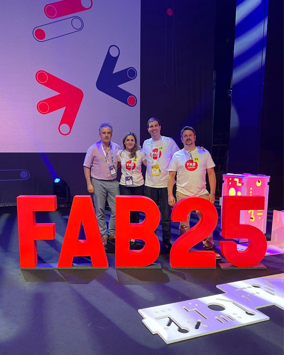 FabLabLeon's tweet image. ¡Volvimos de #FAB25 🇨🇿 con nuevas ideas!
Reencuentros, networking, workshops, charlas y la graduación de #FabAcademy y #Fabricademy.
¡Gracias a todos los que compartieron esta increíble experiencia!
#FabLabLeón #STEAM #MakerMovement #DigitalFabrication