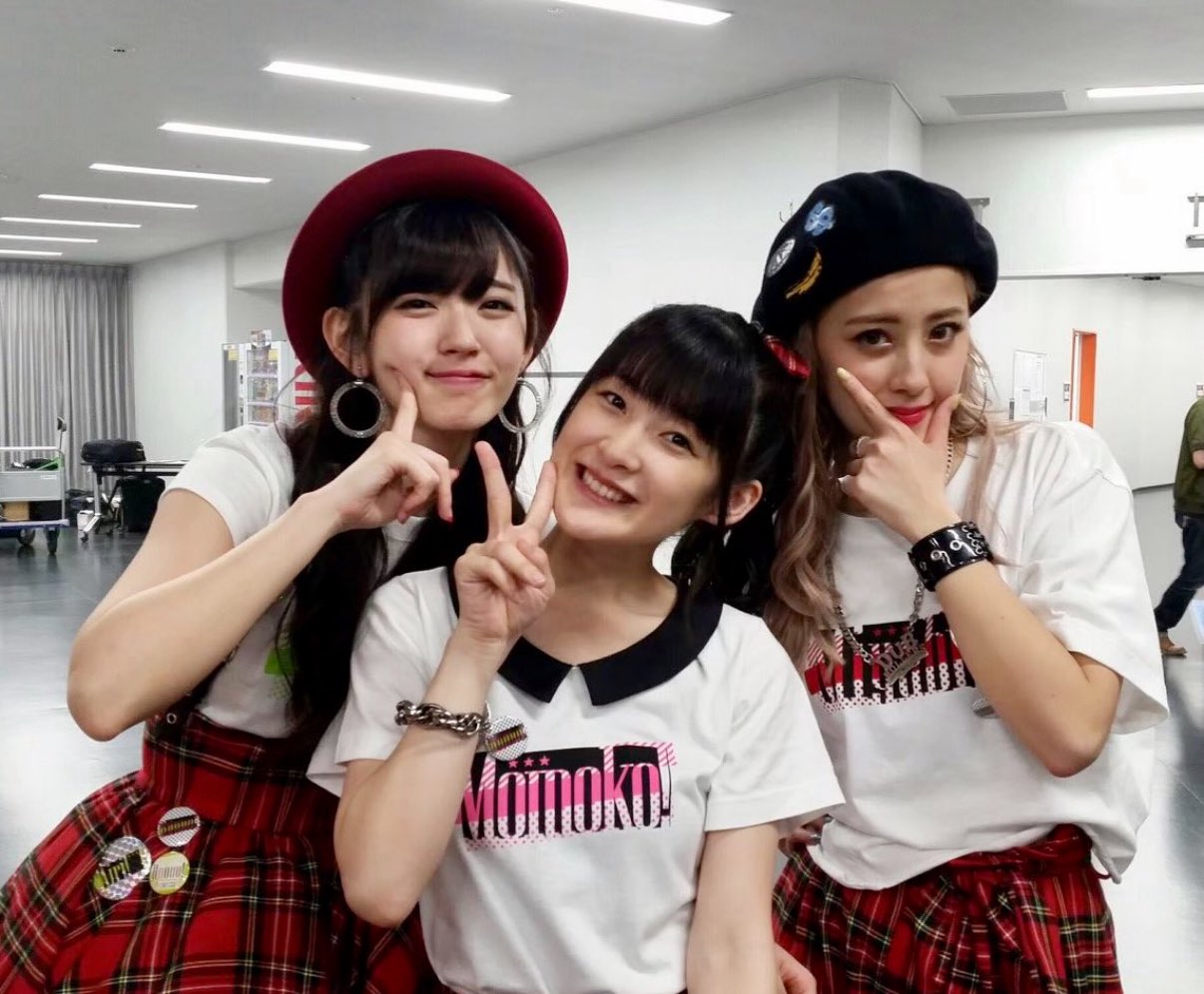 嗣永桃子on Buono!結成1周年記念 ダンボールふぁくとりー on X: 