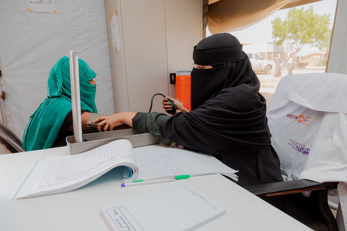 _UnfpaSudan's tweet image. خلال الشهرين الماضيين، قدّمت عياداتنا المؤقتة الخدمات لأكثر من 10,000 امرأة وفتاة ضمن محلية كسلا. وتشمل الخدمات خدمات الصحية الإنجابية، بما في ذلك الولادة الطبيعية، و تحويل الحالات الخطرة إلى المستشفيات القريبة لتلقي الرعاية اللازمة.
#UNFPAthanksJapan #ForSudan