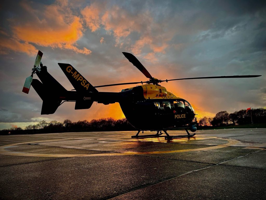 🚁 “Flying into the future” - our COO Fiona Gaffney reflects on a landmark year for NPAS in <a href="/ESTmagUK/">EST magazine</a>  including new aircraft, innovation, &amp; operational highlights.

📖 Read the full article: emergencyservicestimes.com/2025/07/21/fly…

#NPAS #PoliceAviation #EmergencyServices #Leadership #Police