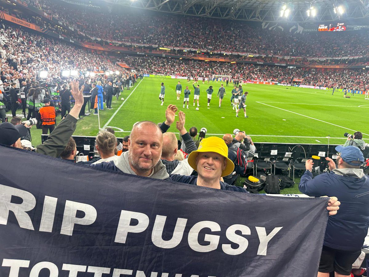 Billytheyid70's tweet photo. Happy birthday to truly one of of our own &amp; one of nicest person &amp; friend you could possibly of had 🤍💙 would of been 55 today @gavinBJ @swint67 #COYS #THFC #europaleaugewinners 🏆 https://t.co/6JwdSlqVwQ