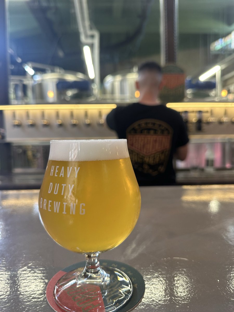 FotisKokotos's tweet image. Φτάσαμε τις 1134 #GreekBeers στο taproom της μικροζυθοποιίας Paragon στην Ηλιούπολη πίνοντας τη νέα τους IPA «Te Piha» με λυκίσκους Νέας Ζηλανδίας Moutere κ Kohatu. Το όνομά της προέρχεται από έναν βράχο σε μια μαύρη αμμουδιά κοντά στο Auckland, ο οποίος τώρα λέγεται Lion’s Rock.