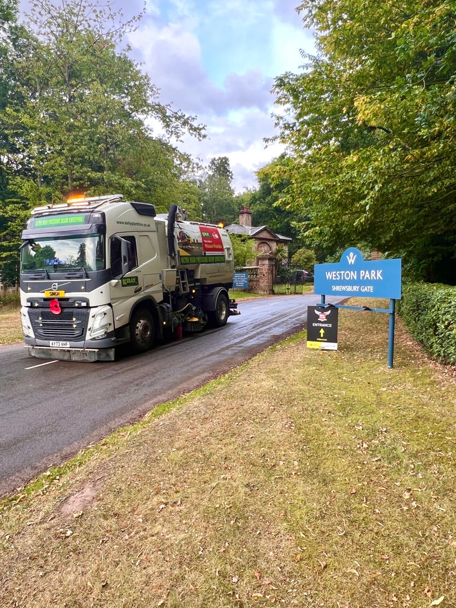 Bike4LifeFest's tweet photo. ❤️ Huge thanks to Shaun Kelly and the team at Kelly Plant Hire ❤️

We’re so grateful to Shaun and his crew for sweeping the route after our Bike4Life event yesterday – including the start point at Meole Brace Park and Ride.

Your support makes a real difference. Thank you for going the extra mile! 🙌