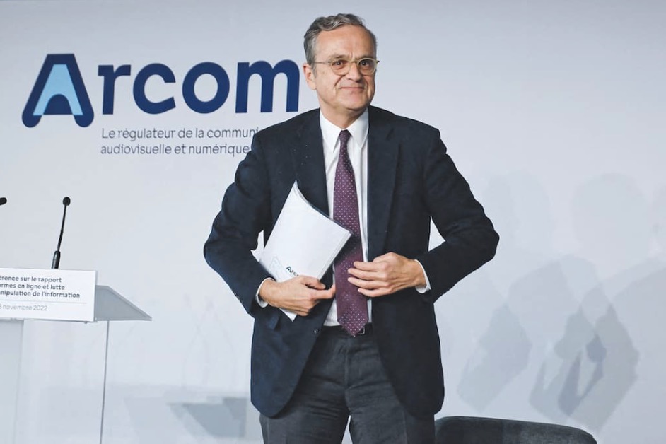 ArtemisInfos's tweet image. Roch-Olivier Maistre a été nommé à la Cour des Comptes en février et est devenu président de la quatrième chambre en mai.
Avant cela, il était président de l’ARCOM et avait déclaré « L’Arcom n’est ni une police de la pensée ni un tribunal d’opinion » après avoir ordonné l’arrêt…