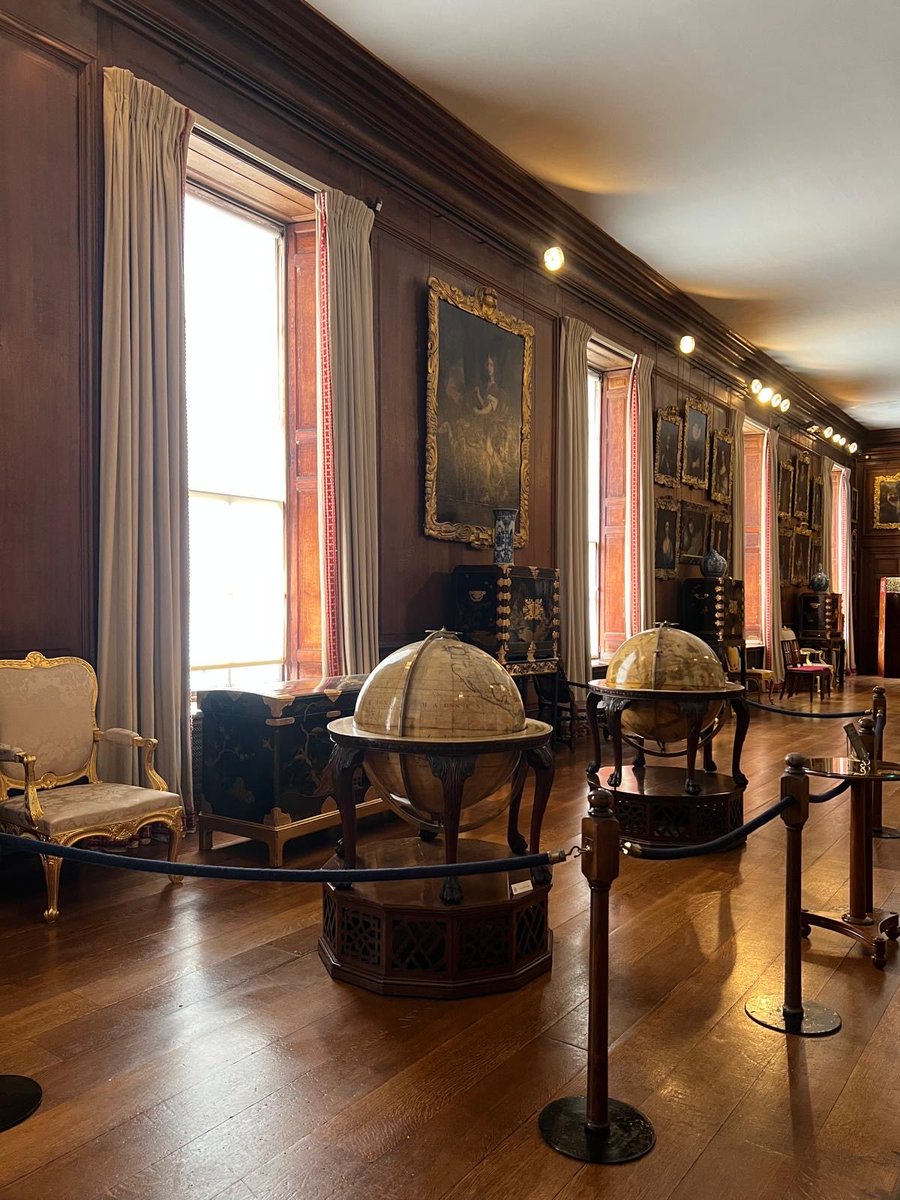 cspencer1508's tweet image. 18th century globes - one terrestrial; the other celestial - in the Picture Gallery at @AlthorpHouse