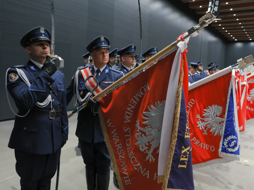 Policja_KSP's tweet image. Za nami obchody 106. rocznicy powstania Policji Państwowej. Główne uroczystości policyjnego święta odbyły się w Muzeum Wojska Polskiego na terenie Cytadeli Warszawskiej. Zapoczątkowała je uroczysta zbiórka, w którym udział wzięli: Sekretarz Stanu w Ministerstwie Spraw…