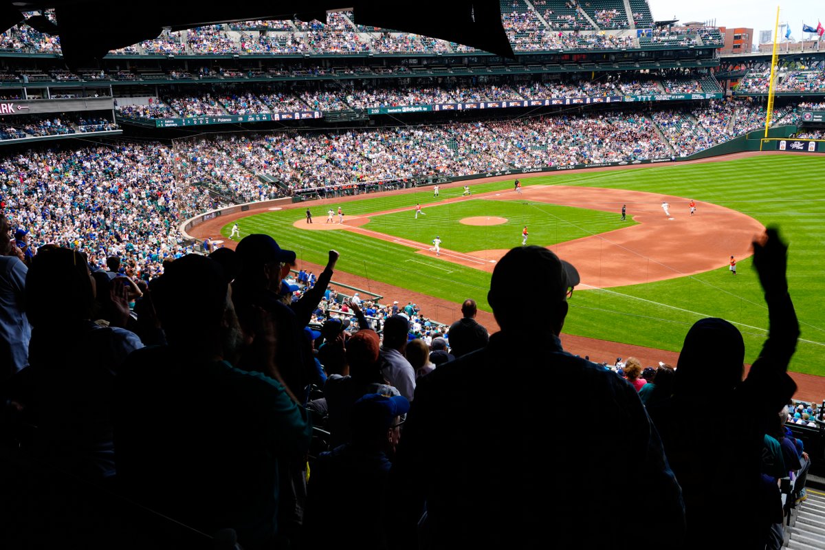 Mariners's tweet image. Three games left on the homestand and the weather is going to be PERFECT 😍
Be here for our series against the Brewers, with 🎟️ starting at just $11. #TridentsUp
&gt;&gt; atmlb.com/4kLzV4h &lt;&lt;