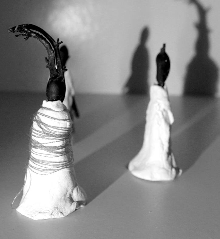 “Everything important I’ve made fits in a small suitcase.” – Duchamp.
Thinking big is great, but sometimes zooming in on the small details sparks the most creative ideas. The lessons of thousands of years of miniature art crammed into one essay:
Read more: omhwrites.wordpress.com