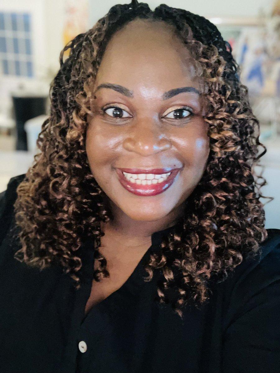 MrsLigonInArt's tweet image. Hey #clearthelists shoppers! I’m Mrs. Ligon! 👋🏾  
  
🍎 Year 14 as a teacher, now going to live my dream teaching ART! 

🎨 I’m so excited to create a vibrant, inspiring classroom for my students! 

🌞 My Amazon wishlist has all the supplies to spark creativity. Every little bit…