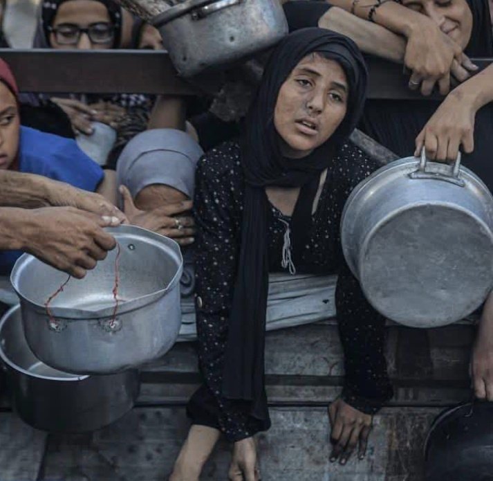 yalda_b1's tweet image. اَللّهُمَّ عَجِّل لِوَلیِّکَ الفَرَج🤲🏻

#غزه_تموت_جوعاً