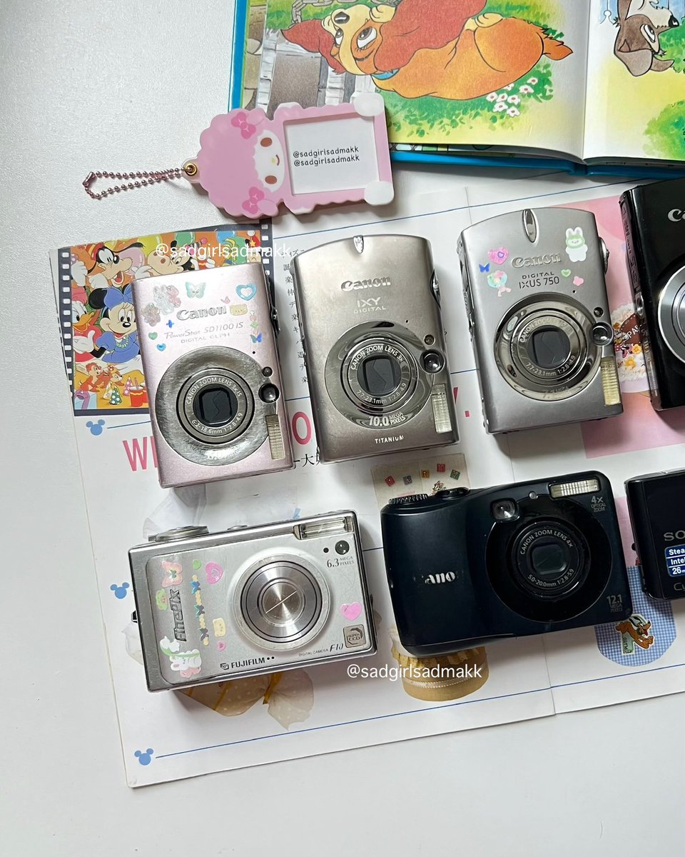 smbobbie_'s tweet photo. *'`*: •☆ ลงขายวันที่ 22/O7 เวลา 19.OOน. กล้องทำงานเต็มระบบ Canon รุ่นฮิตตเข้าจุกๆๆ พาราน่ารักมากมากก🐭🥙♡:･⁎ ೀ 

📌 ปัก+รี รับส่วนลด 100฿ ทุกตัว 🥳💞

(รุ่นในแมนชั่น👇🏼)

(ลงแอคนี้ก่อนน้าา ลค.เก่าฝากรีหน่อยนะคะ ฮือออ🥺🙇🏻‍♀️)

#กล้องดิจิตอล #กล้องดิจิตอลมือสอง #ส่งต่อกล้องดิจิตอล https://t.co/s2dv1AoYhr