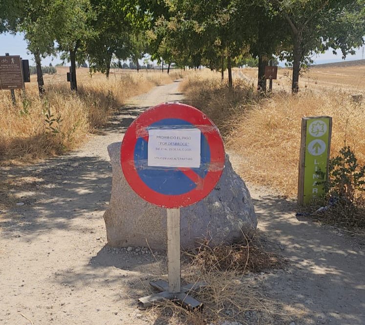 ⚪ VÍA VERDE
Desde el Área de Urbanismo y Medio Ambiente del Ayuntamiento de #Linares se informa a la ciudadanía que desde hoy y hasta el miércoles queda restringido el acceso a la vía verde del Camino de Úbeda por la realización de tareas de desbroce, en horario de 7:00 a 12:00.