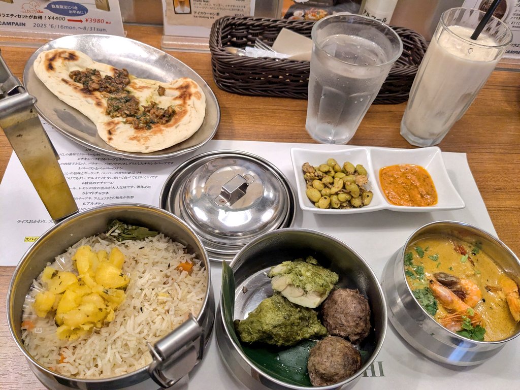 Reliure_n's tweet photo. 久しぶりに外でカレー。上野にあるアトリエ・デリーです。8月でおしまいとのことで、駆け込みで行っていました。美味しさのあまり、出会うのが遅かった気持ちになりましたが、食べられたのでヨシ！ https://t.co/C5Hp0lDBze