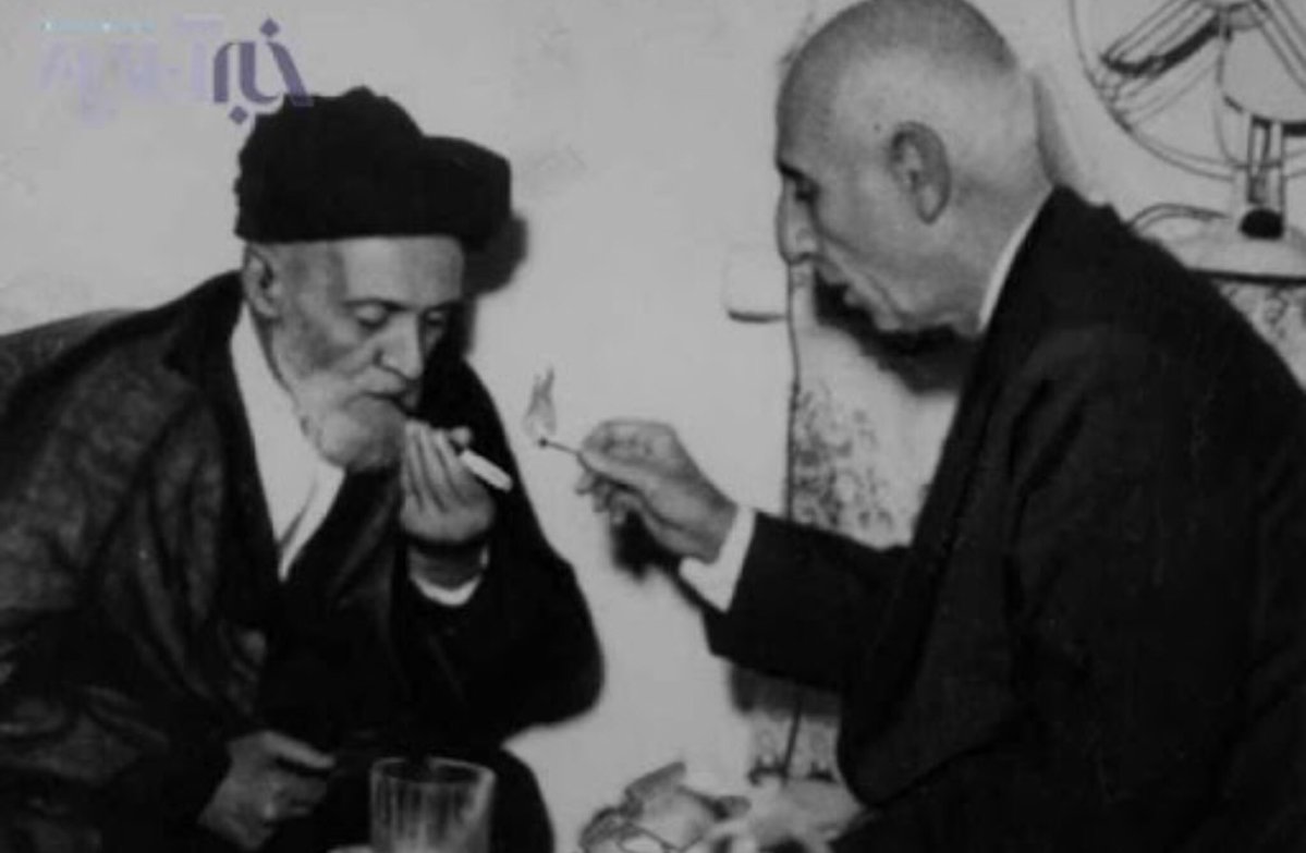 VidaSarafraz's tweet image. ۳۰ تیرماه ۱۳۳۱
روزی که محمد مصدق، نخست وزیر هوچی گر و قانون شکن با حمایت مرتجعین مذهبی به نخست وزیری رسید و زمینه فکری و سیاسی #فتنه۵۷ را کلید زد.