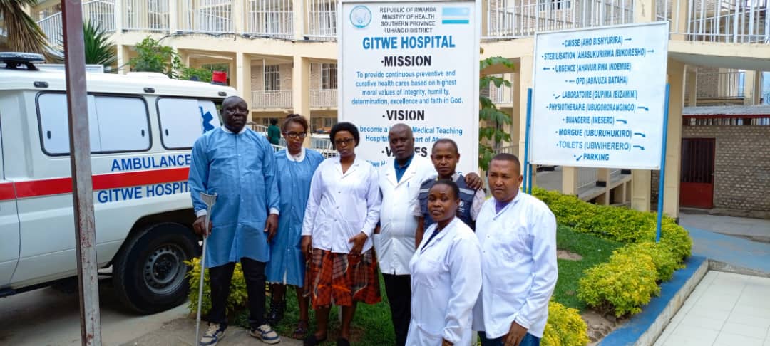 WHORwanda's tweet image. Big step in the fight against #AMR!
With funding from @EUinRW, @WHORwanda, in partnership with @RBCRwanda, established the 12thbacteriology lab at @HospitalGitwe.
This growing network is enhancing early detection, accelerating outbreak response & saving lives across Rwanda.