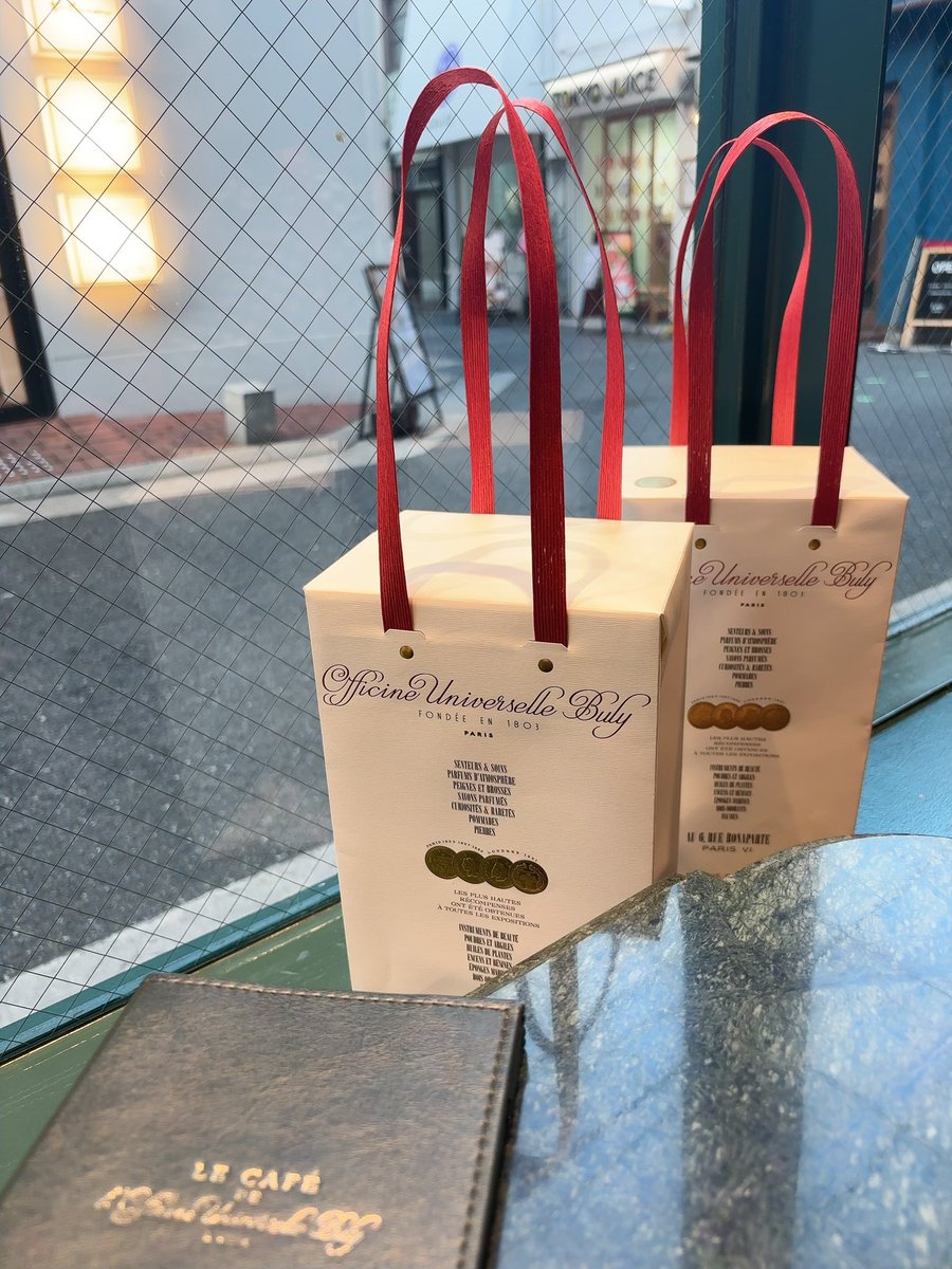 Lilium723's tweet image. 神戸のビュリーでCafe☕️
ミルラ・デリトレーのオイルを購入🤍ೀ