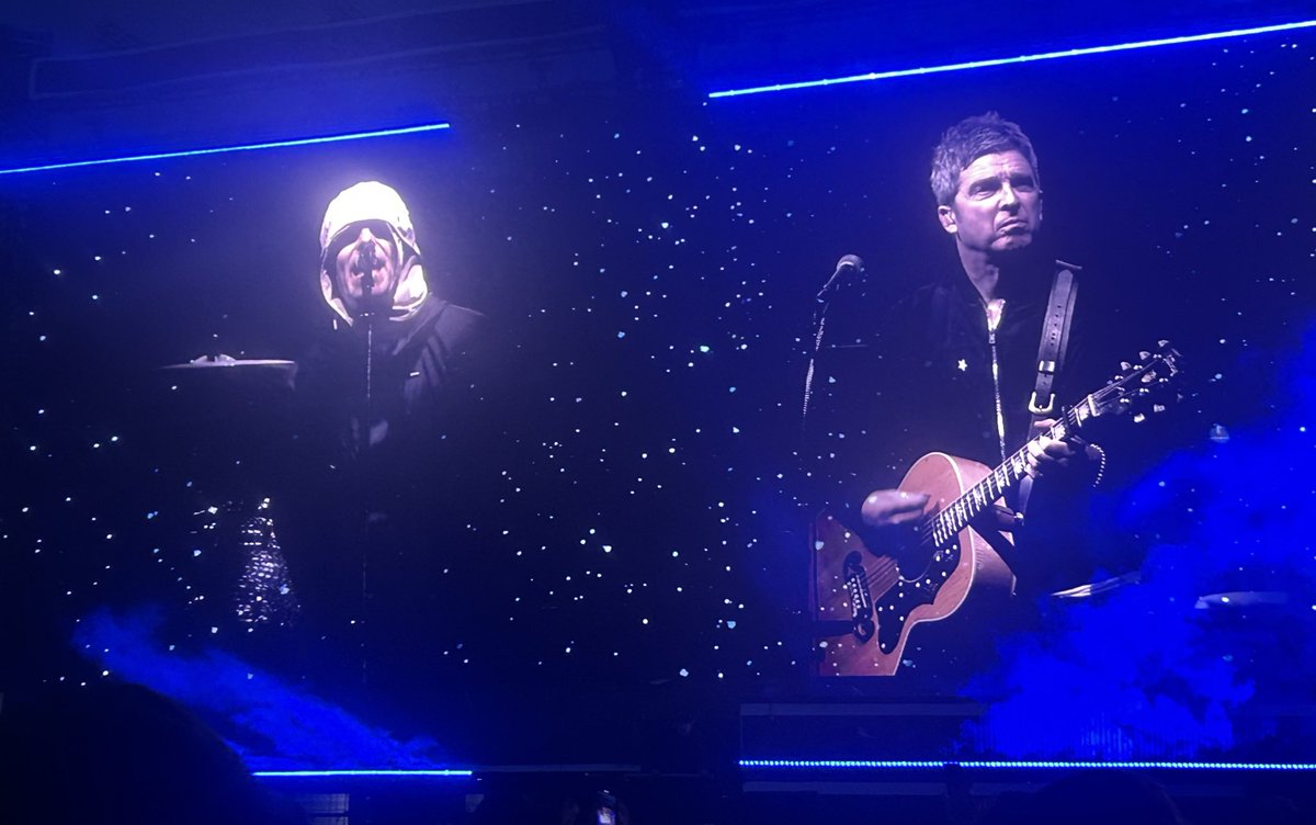 16 years waiting for this two boys to share the stage again and it was worth the wait.

It was always going to be special seeing oasis but this was biblical 🥲