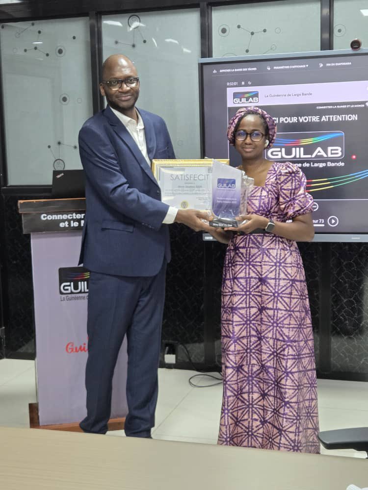 GuilabGN's tweet image. GUILAB –𝐒𝐭𝐚𝐟𝐟 𝐌𝐞𝐞𝐭𝐢𝐧𝐠 𝐝𝐮 𝟐ᵉ 𝐭𝐫𝐢𝐦𝐞𝐬𝐭𝐫𝐞 𝟐𝟎𝟐𝟓

𝐂𝐨𝐧𝐚𝐤𝐫𝐲, 𝐥𝐞 𝟏𝟖 𝐣𝐮𝐢𝐥𝐥𝐞𝐭 𝟐𝟎𝟐𝟓

#guilab
#StaffMeeting2025 #employéedutrimestre
#espritdequipe #culturedexcellence
#laguinéennedelargebande
#connecterlaguinéeetlemonde