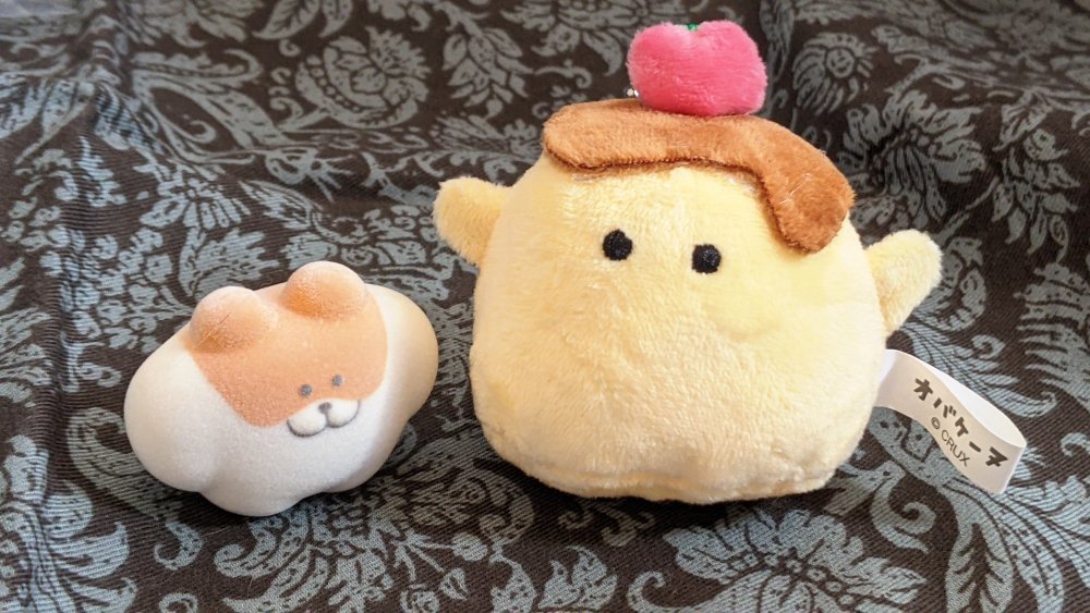 srave's tweet image. ガチャやったよ報告です #金平どんぶらこ
ハムスターが出るやつ見つけて「あ！！！」て回したら1発で出てうれしかった
オバケの方はゾンビが1番欲しかったけどプリンもかわいいのでOKです