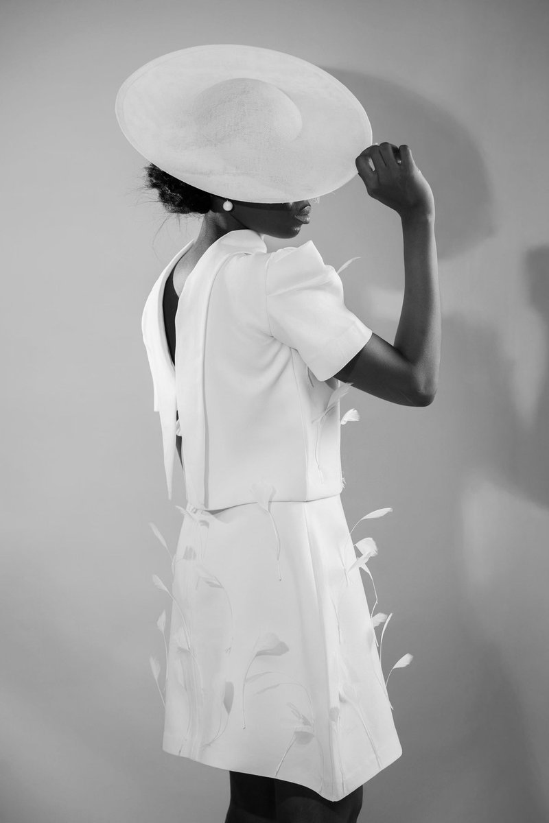 abcforher's tweet photo. Introducing Submerged Elegance
-Civil Look 05
So effortless. So modern. So timeless.
We’re absolutely obsessed and you will be too.
Dress: @abcbridals
Styling @beamborkate
Headpiece: @abcbridals
#statementbridalstyle #contemporarybride #submergedelegance #abcbridals #nepobaby https://t.co/VxpdvuppOo