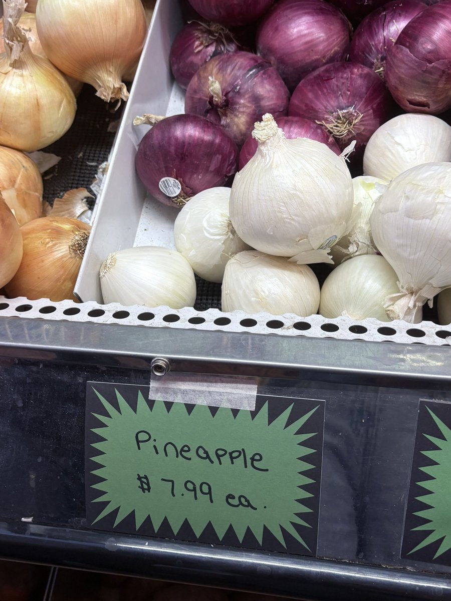 ccharl1s3's tweet image. does this look like pineapple to you guys…