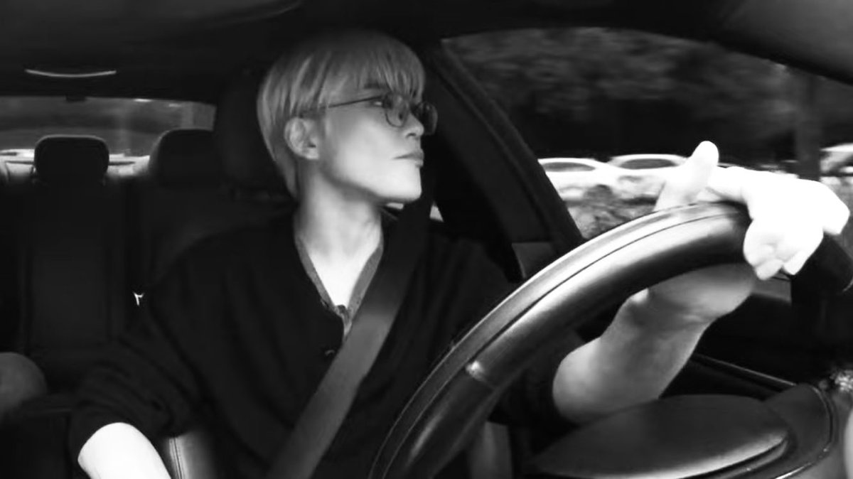 christien (@cosdezq) on Twitter photo 