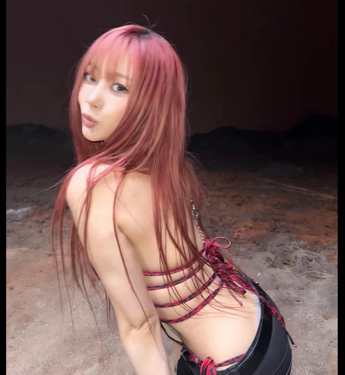 ningstrap's tweet image. this picture is genuinely so crazy to me